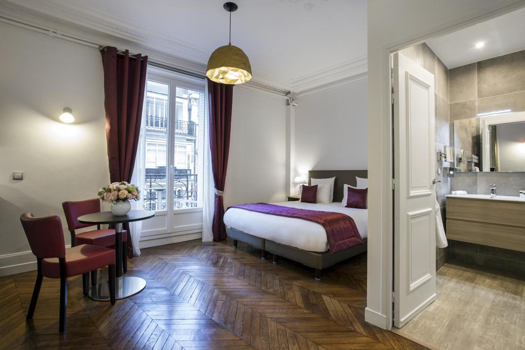 Vestay George V Paris Quarto foto